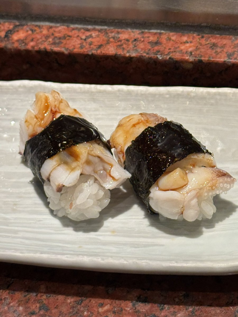 tomosy100's tweet photo. 活動するといえば寿司だろ
イカ2カン

活動じゃなかった
ただの昼食💦 https://t.co/5Adv6ASfaY