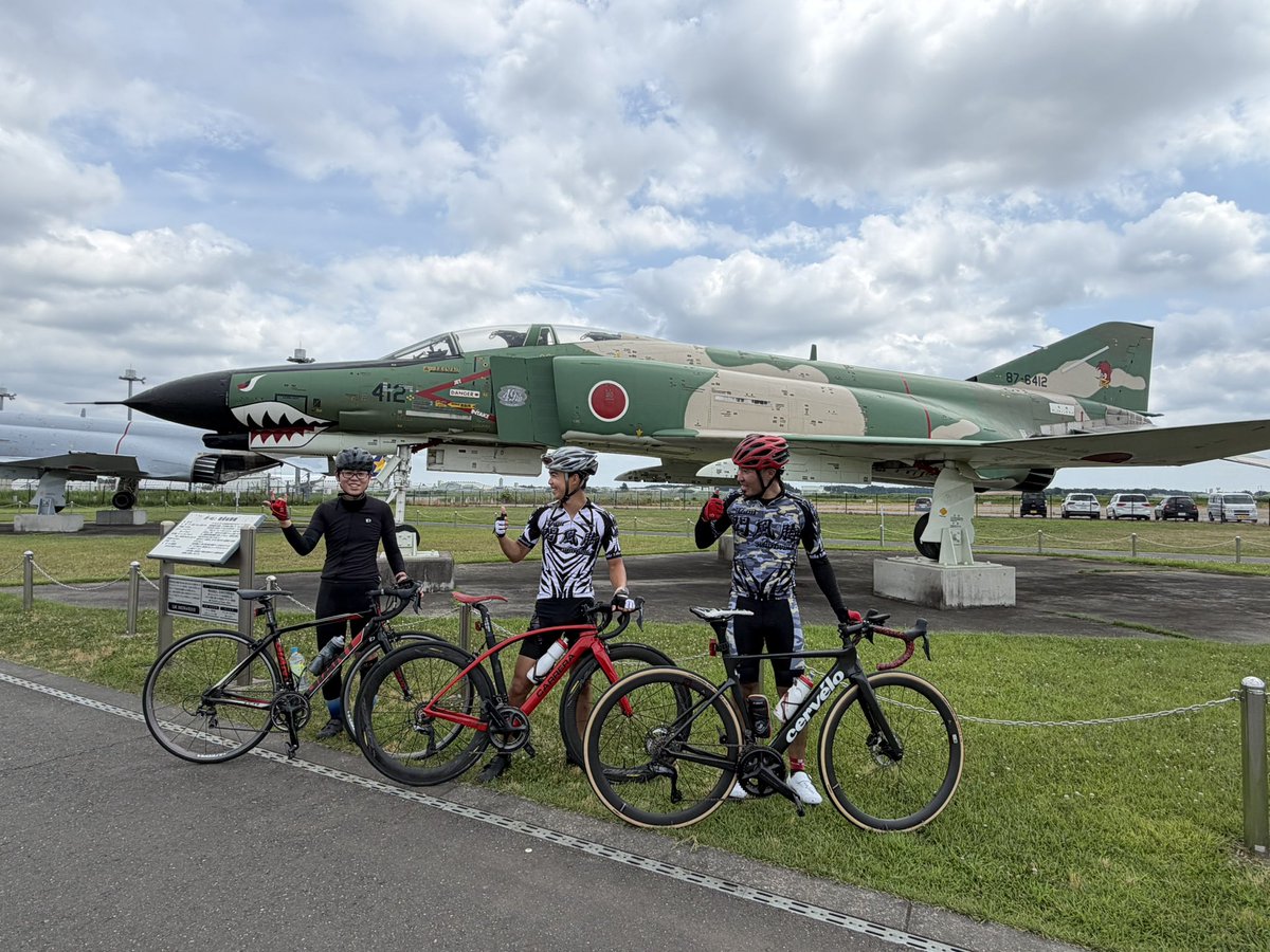 yasu_be1982's tweet photo. 暑熱順化、なぜか2人で匠選手を見てる奇跡のショット📷 https://t.co/LmC692oXcJ