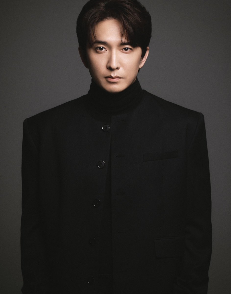 consept2017's tweet photo. 🎉韓国のクリエイター&キャストの皆様が日本公演に向けて、コメントを寄せてくださいました🖊️🗒️vol.3

＜SHOWMAN＞は私にとって、大きな慰めと安らぎを与えてくれた大切な作品です。
私にとって＜SHOWMAN＞がそうであったように、日本の観客の皆様にも、この作品が大きく心を揺さぶることを願っています。🙏
-ネブラ役 #ユン・ナム-

쇼맨은 저에게 큰 위로와 위안이 되어준 귀한 작품입니다.
저에게 쇼맨이 그러했듯, 일본 관객분들께도 이 작품이 큰 울림이 있길 기도하겠습니다. 🙏
-윤나무-

#松岡充 版ネブラもお楽しみに🕺✨

https://t.co/wfNx0G3fsB

#ミュージカル
#SHOWMAN〜4番目の影武者
#東京舞台芸術祭2026