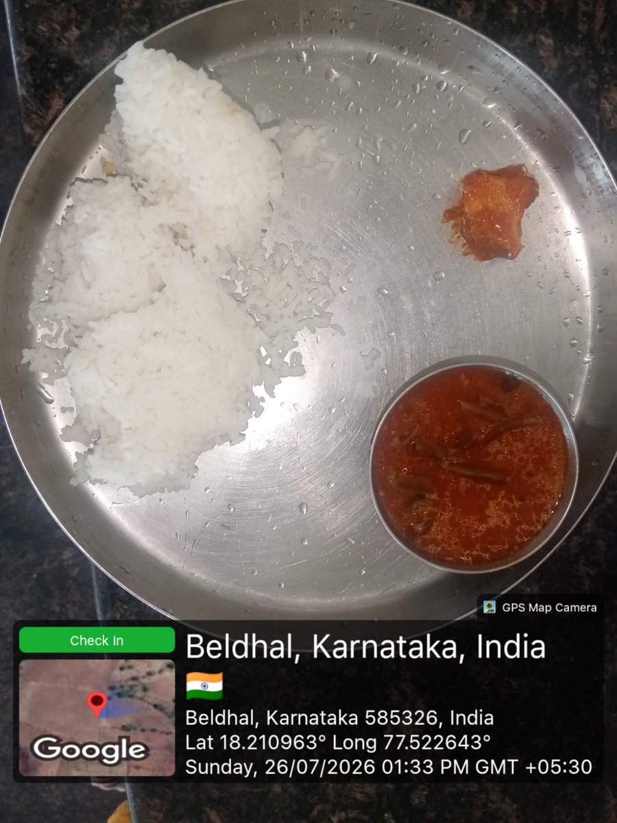 Dbrars_St_822's tweet photo. AFTERNOON LUNCH AT DBRARS SCHOOL ST-822 CHINTAKI TQ AURAD DIST BIDAR https://t.co/7nHW8OTUvW