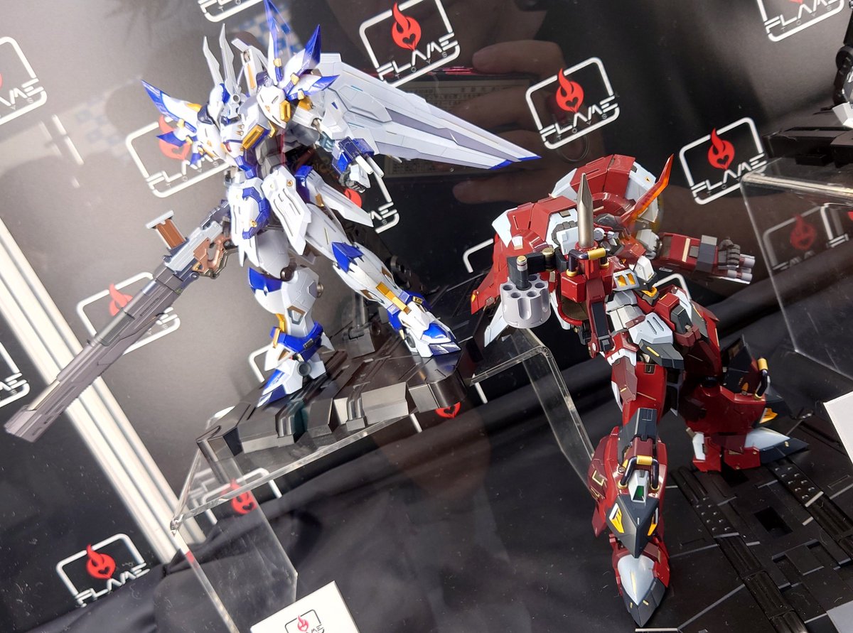 MD_so1's tweet photo. ワンフェスから帰還！　初っ端のトラブル神回避から、20数年ぶりに昔の同僚にバッタリ出会ったりと、激動の運気ｗ

アルトにヴァイス、一般ディーラーさんではラーズアングリフやリーゼ……息子や娘たちの晴れ姿を撮るお父さん状態で楽しかったぜ。車を出してくれた寺田さん、ありがとうございました！ https://t.co/IC2FQrzfg8