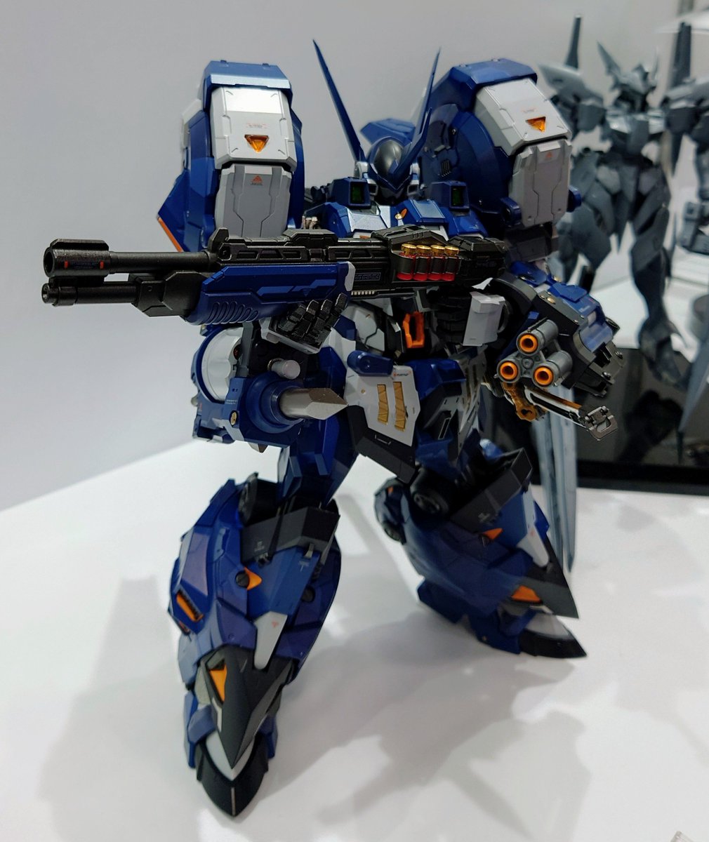 MD_so1's tweet photo. ワンフェスから帰還！　初っ端のトラブル神回避から、20数年ぶりに昔の同僚にバッタリ出会ったりと、激動の運気ｗ

アルトにヴァイス、一般ディーラーさんではラーズアングリフやリーゼ……息子や娘たちの晴れ姿を撮るお父さん状態で楽しかったぜ。車を出してくれた寺田さん、ありがとうございました！ https://t.co/IC2FQrzfg8