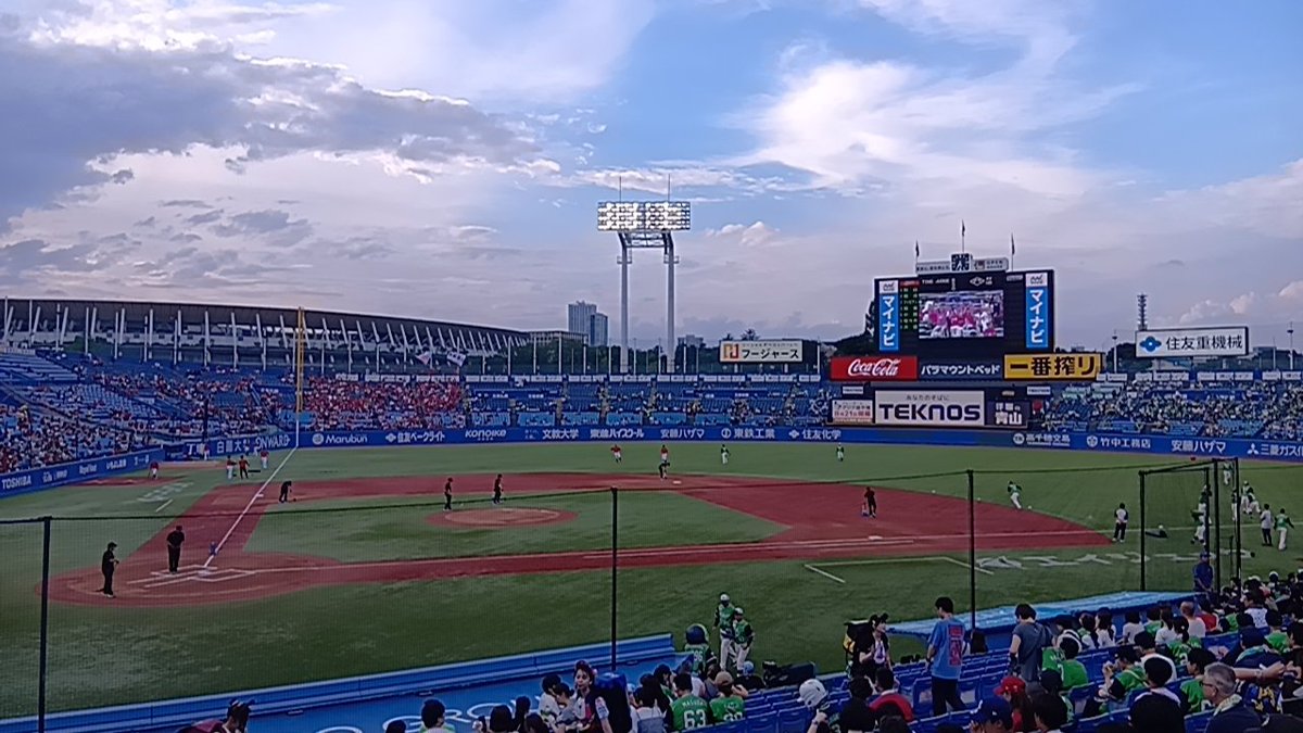 793bc2a2a46643f's tweet photo. 懐かしいなこの神宮
戻らないかな昔みたいに
#東京ヤクルトスワローズ https://t.co/qKROAatVBC