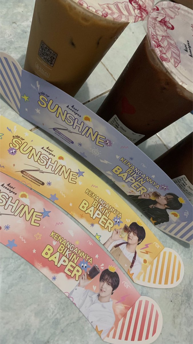fullsun0618's tweet photo. day 3 baru wtp wkwk😭😭 
setelah berhari hari berburu kopken akhirnya dapet, mana 3 sleeve beda semuaa hueee😭😭😭 https://t.co/c2DHGZxEWM