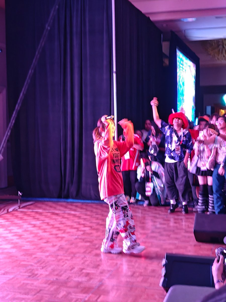 saaanniiikk's tweet photo. aniclover was absolutely baller. voice is a bit shot after screaming a lot but i understand why people go to live events now. https://t.co/xFwZenDdJY