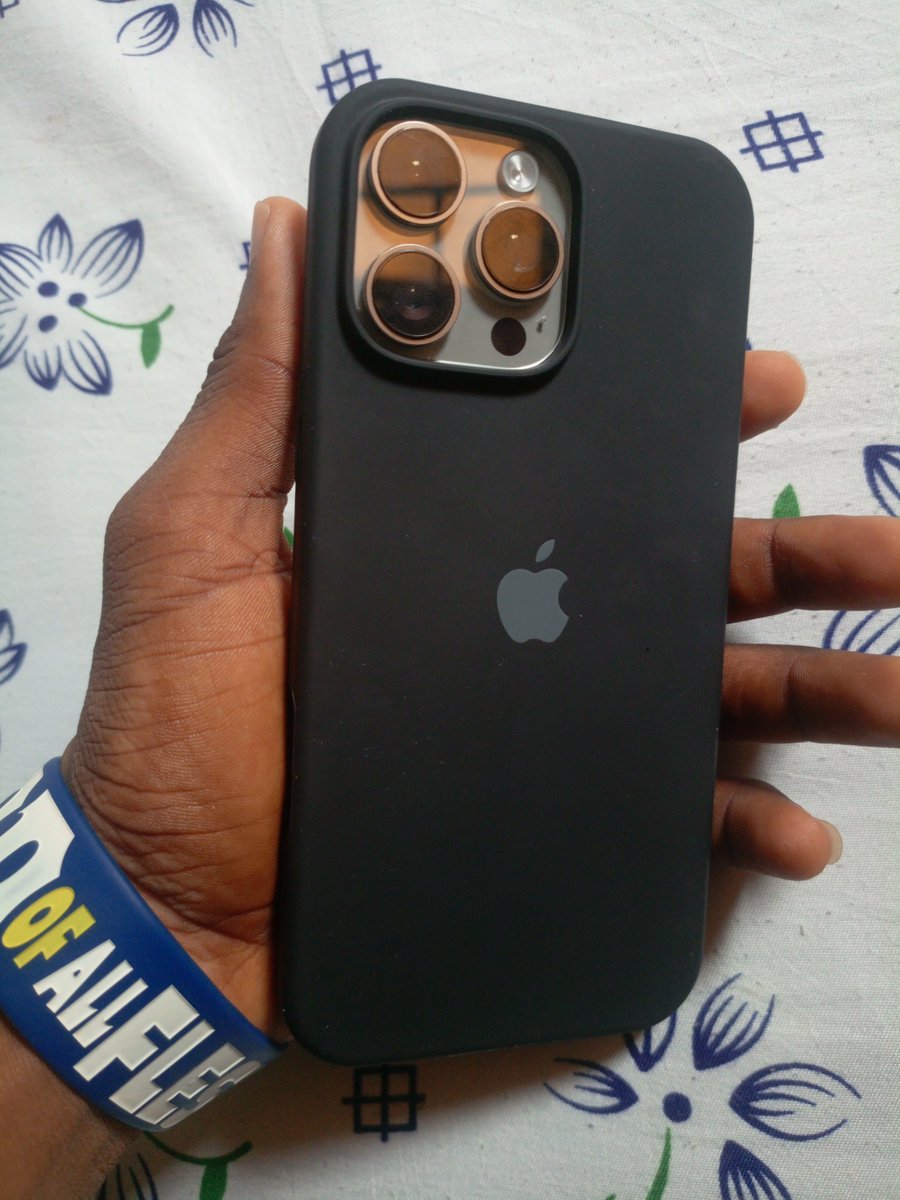 king_doherty's tweet photo. Just got myself an iPhone 16promax

Congratulations to me

God did🙏

Forex did📈 https://t.co/F2uQQzegGV