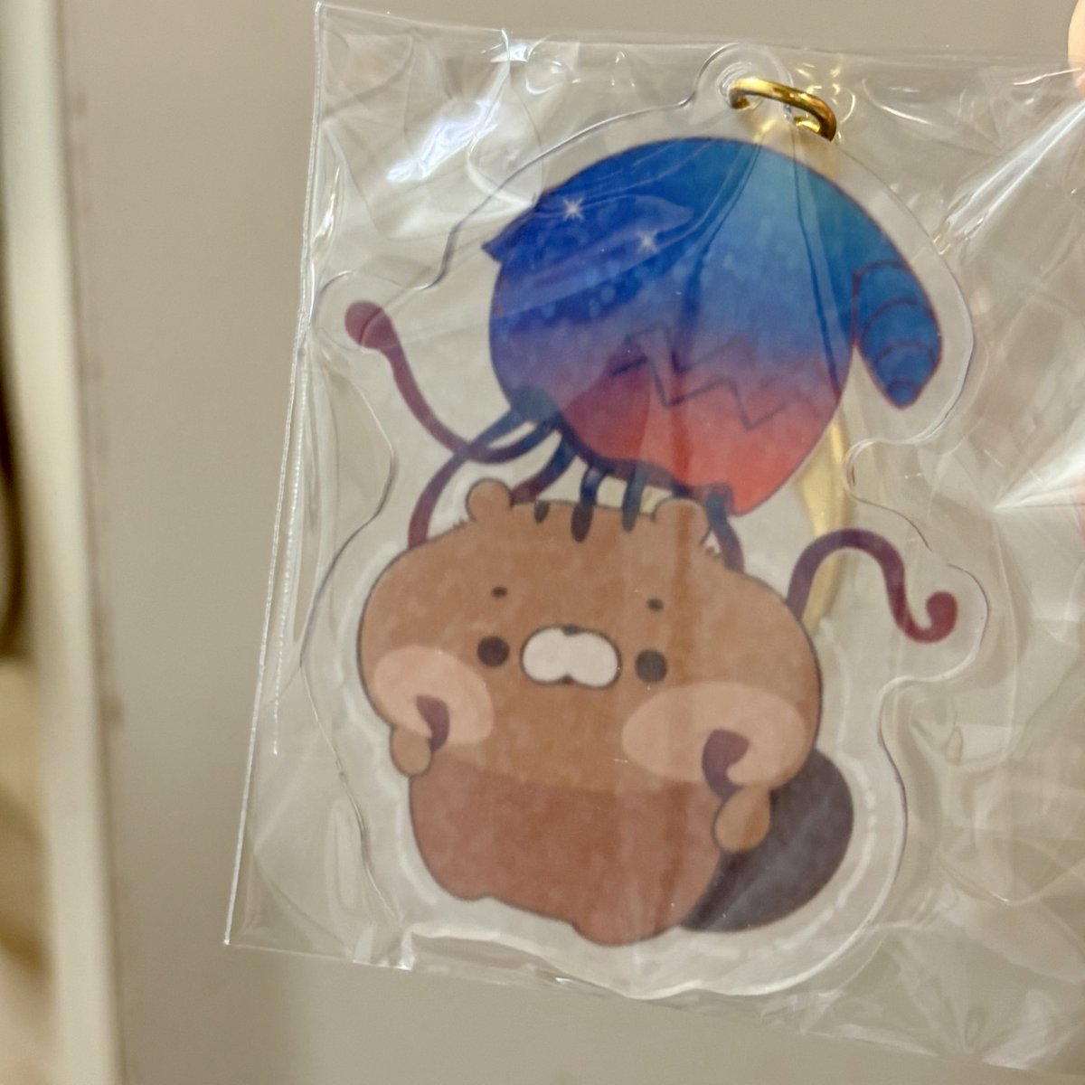 sands_land's tweet photo. #りすヤギ展 
10回目記念のキーホルダーもお迎えしまして、同じデザイン含めた記念のステッカーも頂き、それぞれどこに付けようかと検討中です✨️

改めて開催10回目おめでとうございます👏☺️ https://t.co/TvbPMxkNaH