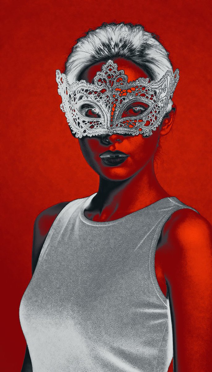 KhuranaVedika's tweet photo. Happy Sunday ♥️ 🖤🐈‍⬛ 
Behind the mask 🎭 
Available on @lady_cafe1 

#Veditheartist https://t.co/6P4GkEwL3Y