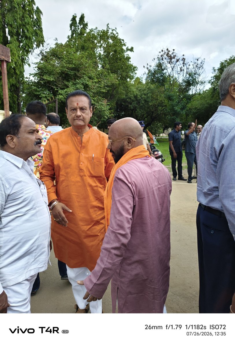 jsr1_jsr's tweet photo. JAIHIND https://t.co/5oJPlHRj2m