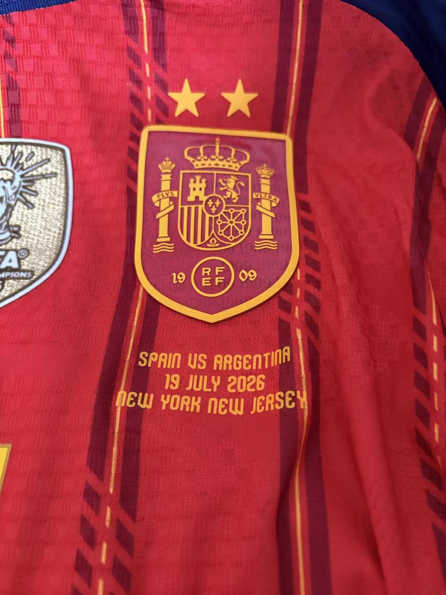 Cokearyv's tweet photo. Esta es la camiseta en versión jugador.
Al comprarla, elige una talla más grande de la que usas habitualmente. La calidad de este producto es excelente. https://t.co/JTMKN06o7S