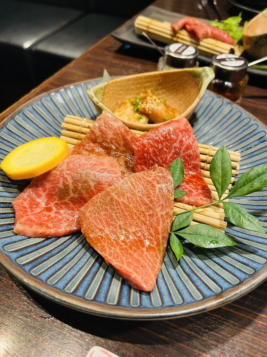 ryo_da_yo_5's tweet photo. 退勤でした🥰❣️

本日🈵貸し切り🈵
ありがとうございました🙇🏽‍♀️💕

実は…今日誕生日で３０歳に
なっちゃいました🫣🎂🎁

覚えててくれておめでとうのDMや
メッセージ沢山感謝感激です😭❤️‍🔥

Ｓ様今日は高級焼肉ランチ本当に
ありがとうございました🥰💞

差し入れやプレゼントも嬉しい🤭

@shizukuspa17 https://t.co/iQ0kqYYUBX