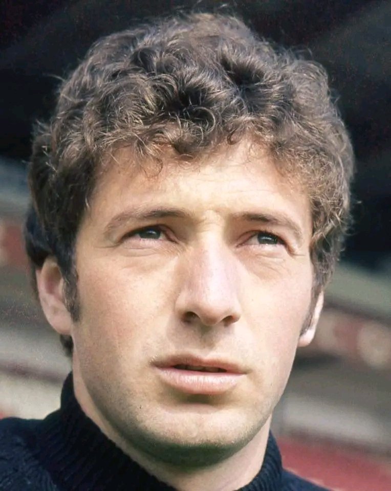 PuxuNortizu's tweet photo. Hai héroes que tienen que ser exemplu de too y enxamás perdelos na memoria coleutiva. Unu yes tú, Jesús. 

33 años ensin ti pero vamos seguir alcordándonos per siempre del héroe que yeres 🔴⚒️⚪ https://t.co/4U7MnLgex6
