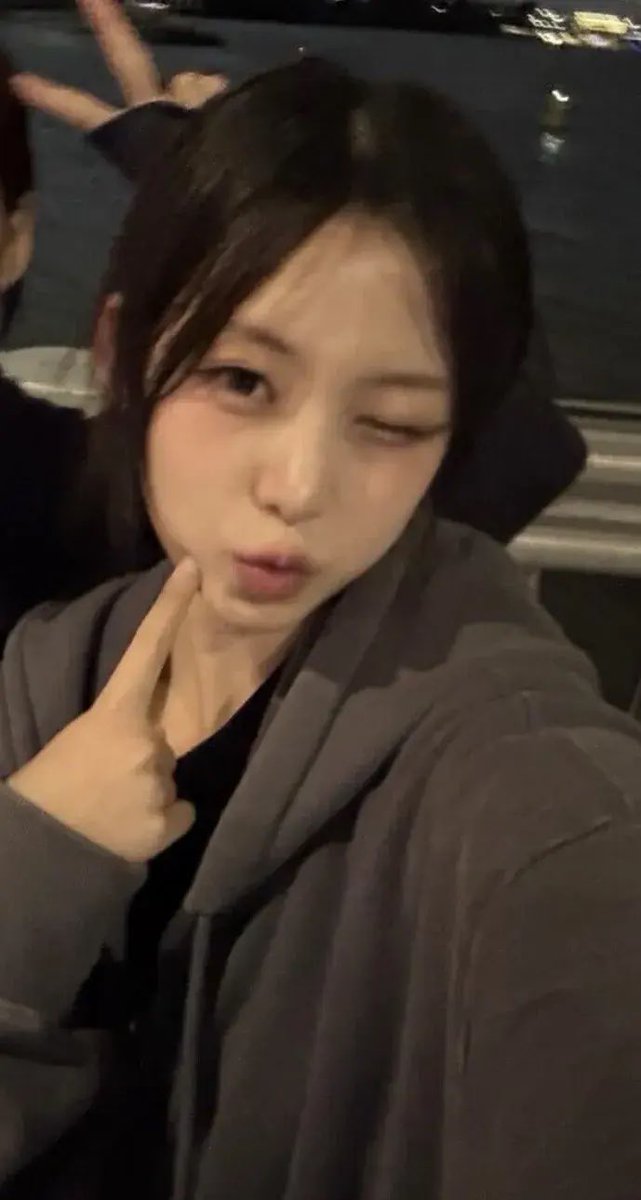 247blanc's tweet photo. 의외로 여친짤 장인인 리센느 멤버

수상할정도로 예능캐를 자처함 ㅋㅋ

리센느는 리브랑 원이가 존예 ! 😱 https://t.co/VBLhNHmRb7