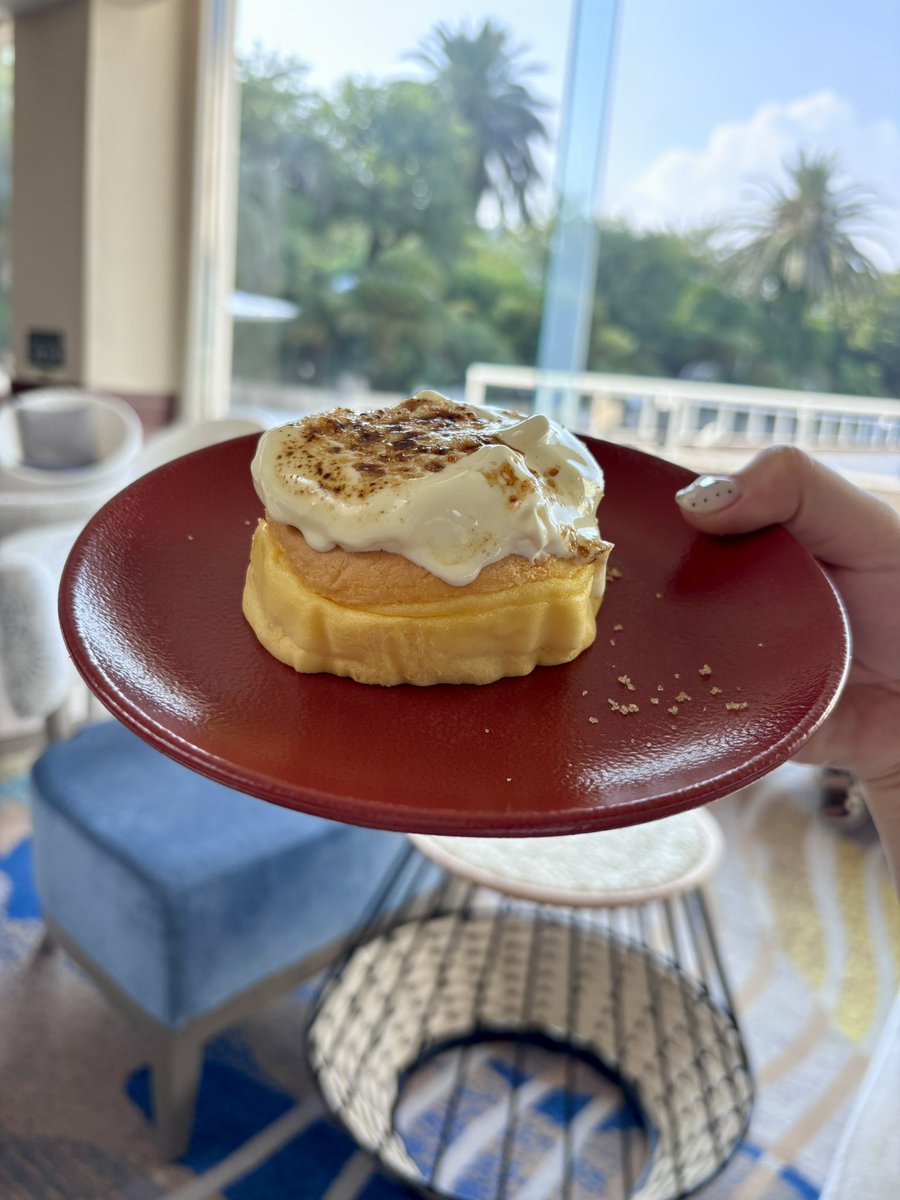 kmilk41's tweet photo. お誕生日🎂熱海旅！食べても食べてもまだまだ出てくるオールインクルーシブ！温泉も大浴場もいい時間に行けて貸切で最高〜👌👌ただひとつ暑すぎることを除いては… https://t.co/8Ljz24nJfW