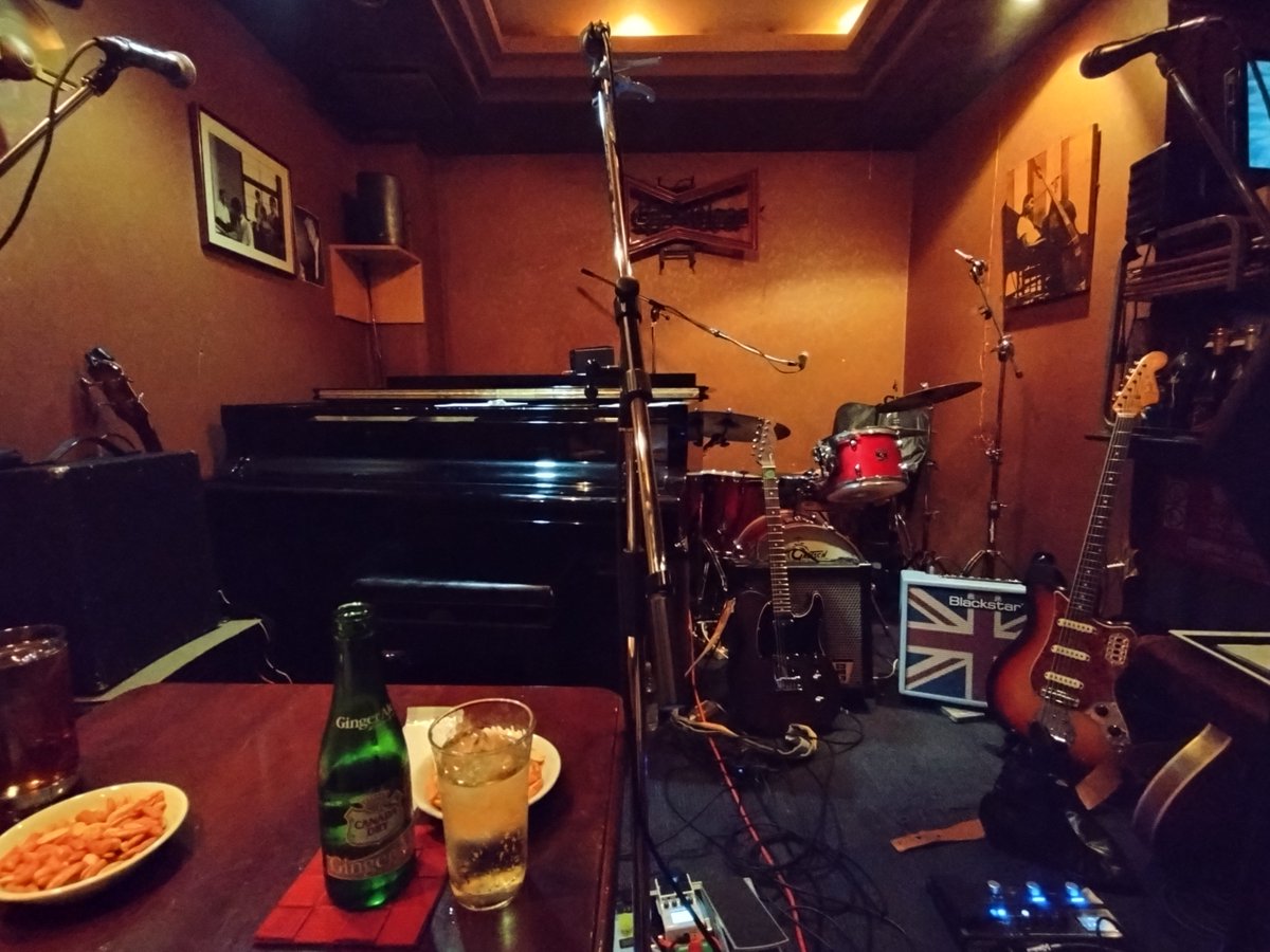 axel3710's tweet photo. Cray Beats@経堂クレイジーラブ
涼しい…
18時開演。
#CrayBeats https://t.co/FmBDGYJXMi
