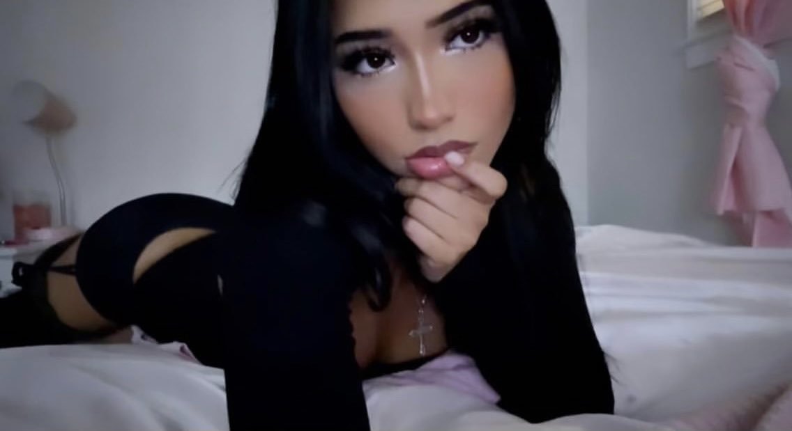 smith120630's tweet photo. Mmm another gorgeous submission 😈 loving how many cucks want their girl exposed today! Perfect little slut needs to be used #nsfw #horny #wankchat #slut https://t.co/EPcnTl290x