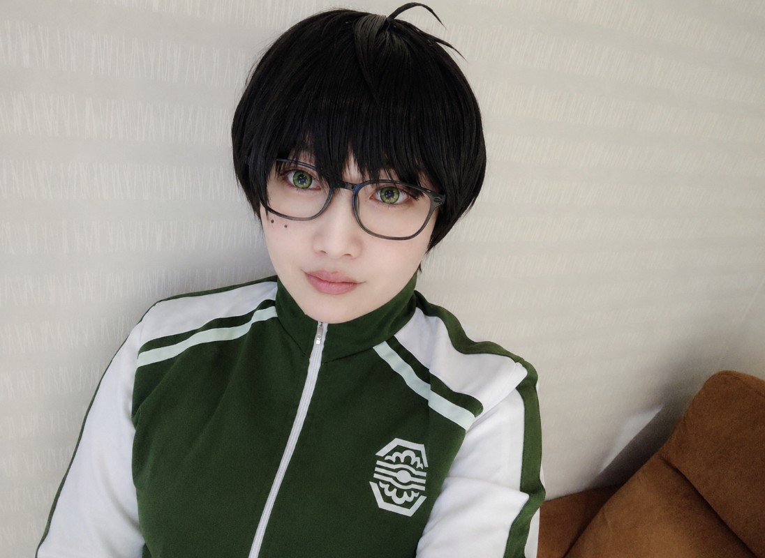 matohappy1's tweet photo. 鑑賞会ついでにジャージを着てみる会してきました♪
＼ｱﾓｰﾚ／のタイミングで撮ったらめっちゃ赤いw https://t.co/XxtHXUXIEQ