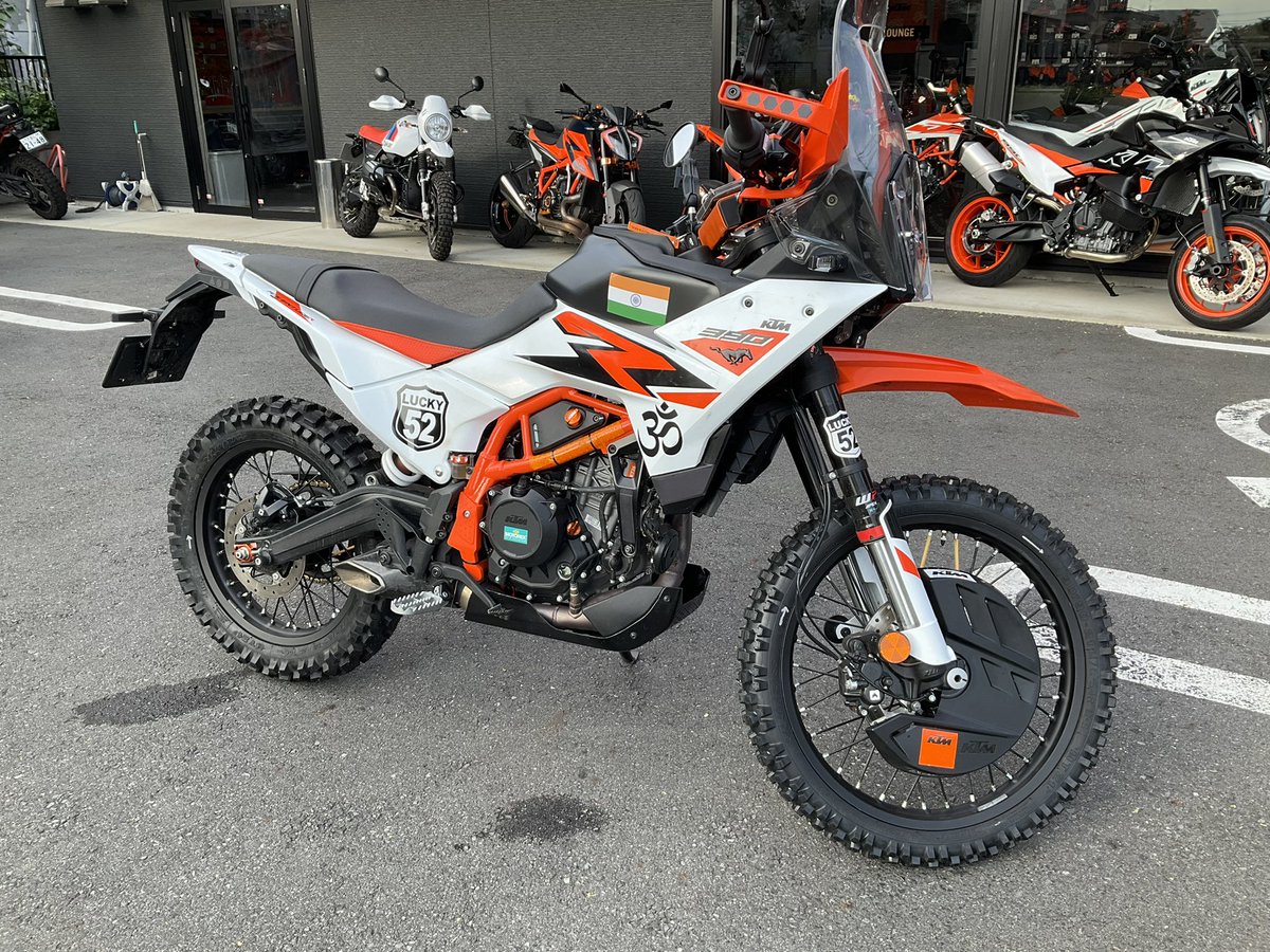 KTM819O4's tweet photo. #390adventureR #PIRELLI #MT21 #お迎え https://t.co/jQNk8gXlZy