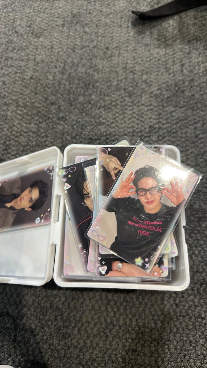 Charmes_Azhi's tweet photo. มาเลือกได้เลยนะคะ อยู่ยูเนี่ยน 
วลอใบ 100 
ปอนพุ 150
มีครบทุกเมม

#งานมหกรรมนิยายนานาชาติ2026xGMMTV https://t.co/qLuh3a3MdW