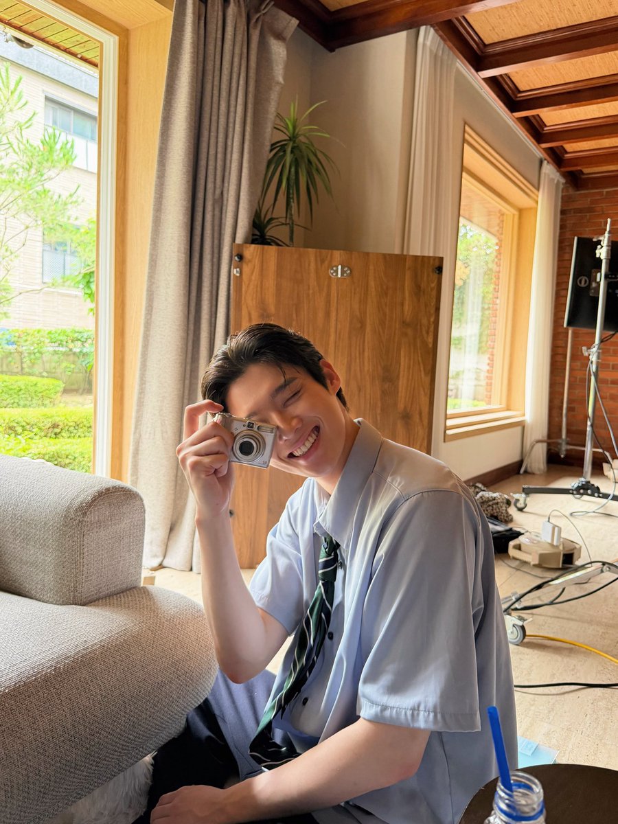 𝒐𝒏 tweet media