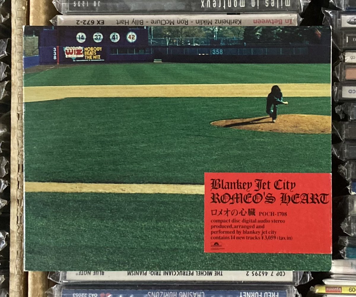 RECORD_ONE_CD's tweet photo. 【CD入荷】ブランキー ジェット シティ／ロメオの心臓／1998年の7thアルバム。

赤いタンバリン ↓↓

https://t.co/8XoixNwd4K

ロメオ ↓↓

https://t.co/wHyUHsBhe1

1999年のライジングサン。僕が19才の時でこのライヴは結構前の方で見てました。最高の思い出↓↓

https://t.co/1XaMBej3R7

. https://t.co/3EgX9yqJPm