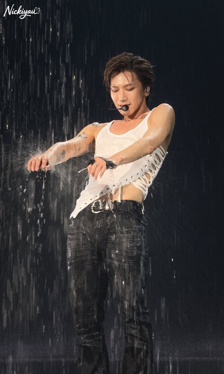 NickiYau10's tweet photo. Make me go insane
Never turn the faucet off

#TENCORE0110Concert https://t.co/05Bhrn4CAU