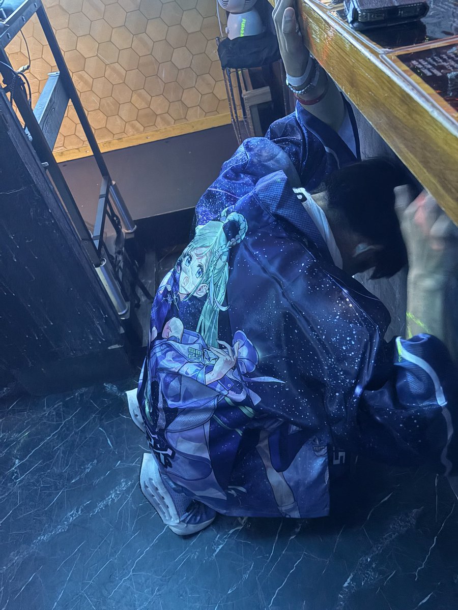 Fatapia_'s tweet photo. ずっと死んでてウケ #My_Bus https://t.co/Kpd724poXL