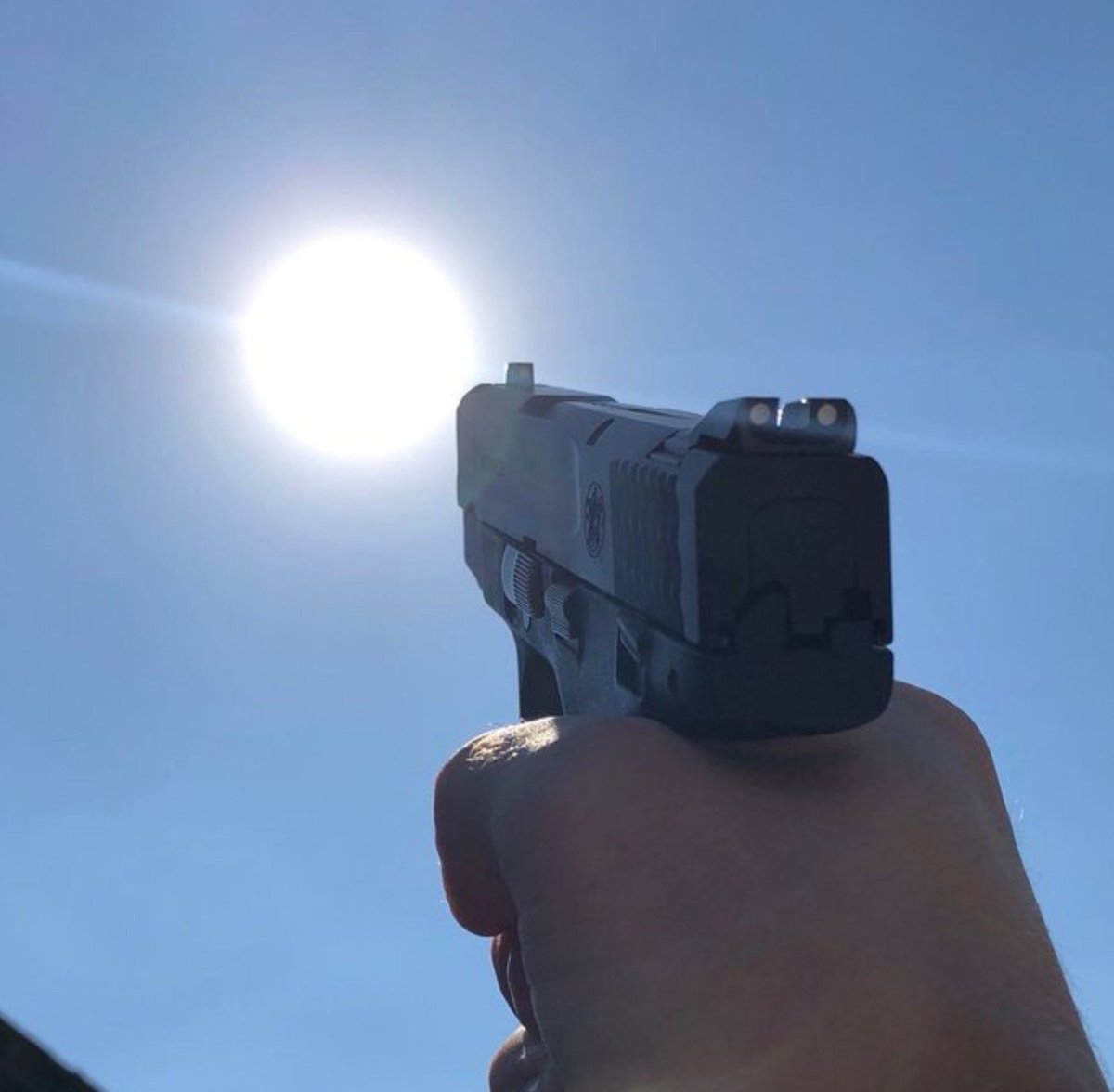 TheMelucifer's tweet photo. there can only be one sunshine. https://t.co/BDLF4D9bM9