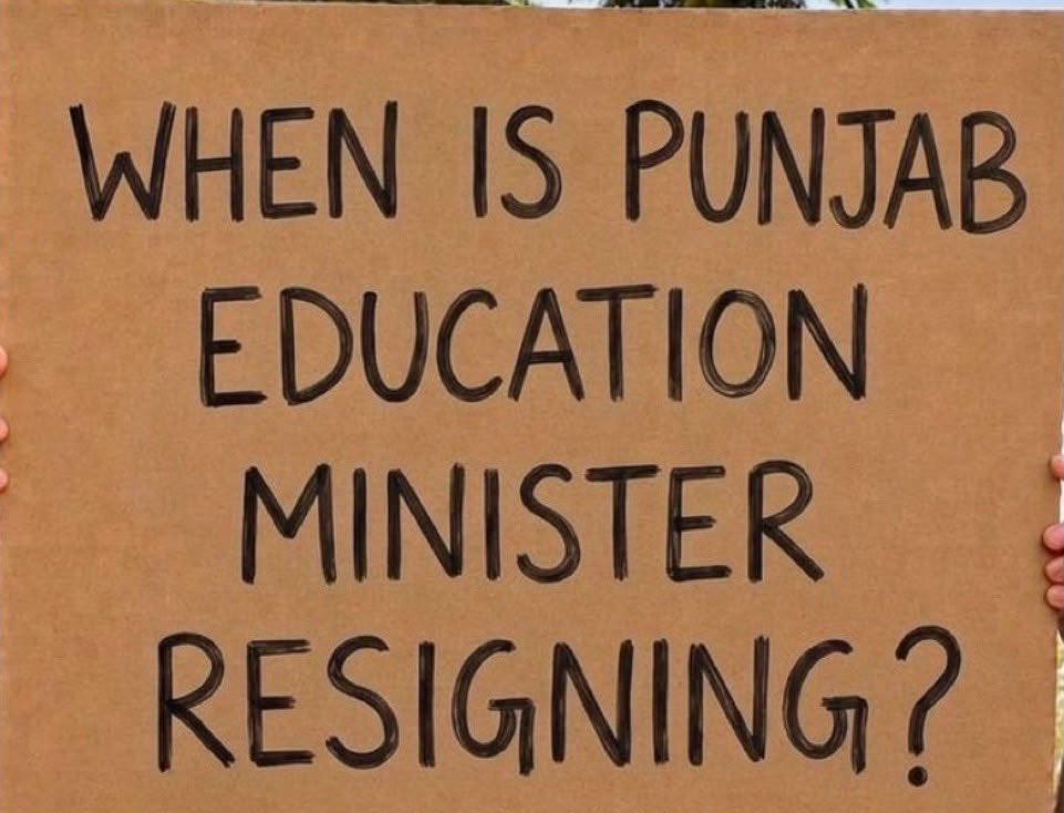 KumaarSaagar's tweet photo. कोई बता सकता है..? https://t.co/NnGcQcGa8I