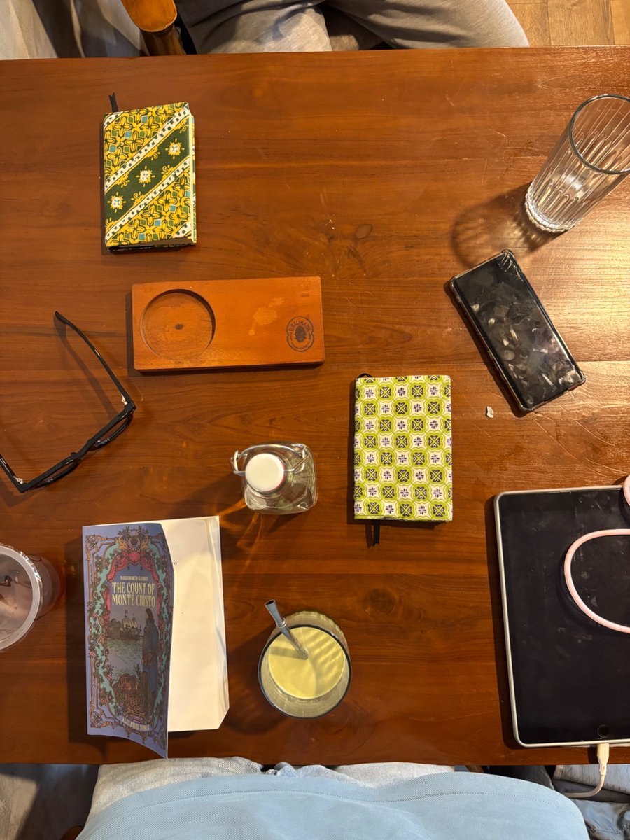 imaamwhy's tweet photo. today i read and journal and drink coffee and matcha and call it a very productive day https://t.co/gN70yZEKJ1