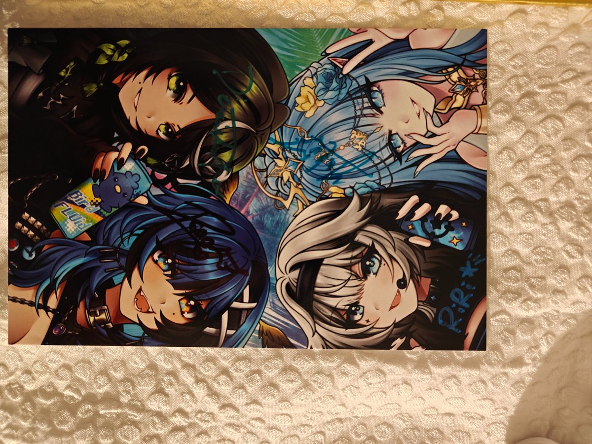 saaanniiikk's tweet photo. day 2 done! got shikishi signed by a bunch of wonderful folks, thank you for signing both the board and 3ds back/front plate! https://t.co/bUtOCE6e36