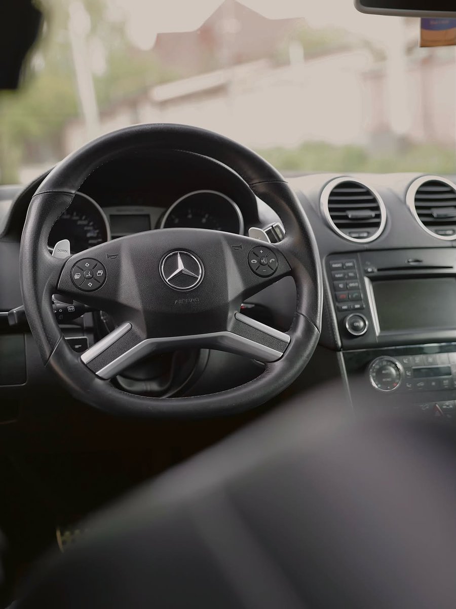 lekan897's tweet photo. 2011 ML 63 AMG Final Edition https://t.co/gxSHlmYyKT