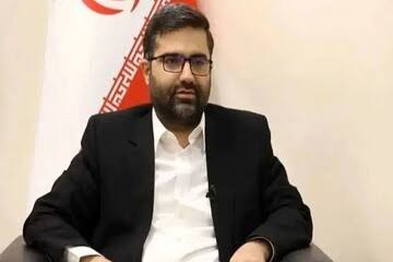 SNima_Mousavi's tweet photo. اگر خبرنگاریِ با شرافت در ایران وجود داست. به دلیل واقعی چسبندگی مدیران ناموفق اقتصادی به میز در تمامی دولت‌ها پرداخته‌میشد.
"اسماعیل سقاب اصفهانی" از بانیان شوک‌درمانی در ۱۴۰۱ و ۱۴۰۴ در دو دولت مختلف بود که این سیاست در هر دو سال به ابرتورم و ایجاد جنبش اعتراضی منجر گردید. https://t.co/7qY4aYoOmk