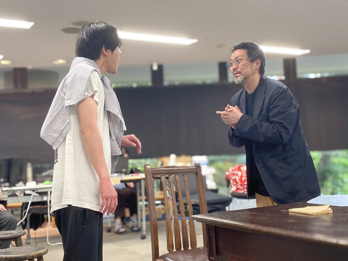 facefaith2026's tweet photo. [ ── 7月31日開幕 ── ]

言葉になる前の緊張感が、空間を満たしていく。

 『フェイス』（FACE/FAITH）
2026年7月31日(金)～8月9日(日)
於：早稲田小劇場どらま館

▼出演

瀬尾一樹役 × 小和田悟志役　※敬省略

[ ── 本公演 ── ]
和央ようか × 尾上松緑
和央ようか × 矢柴俊博
平野良 × 尾上松緑
川本裕之 × 尾上松緑
矢柴俊博 × 尾上松緑

[ ── リーディング公演 ── ]
中村壱太郎 × 柳家三三　／ SARO
柳家三三 × 市川中車　／ SARO
平野良 × 和央ようか
大音智海 × 矢柴俊博（演出：大高洋夫）

▼公演詳細・チケット販売情報はこちら
https://t.co/IprPmR1J6q
#フェイス #FaceFaith #尾上松緑 #平野良