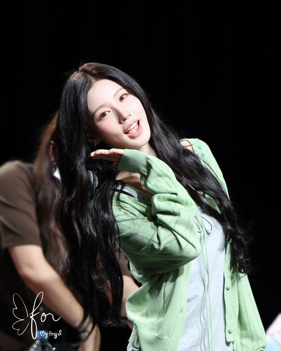 formyloveangel_'s tweet photo. 260726 [미연] 

귀염둥이 
🐰💚

#아이들 #idle
#미연 #MIYEON
#We_made #Gimme_Dat_Love https://t.co/Im7Vcl3lYb
