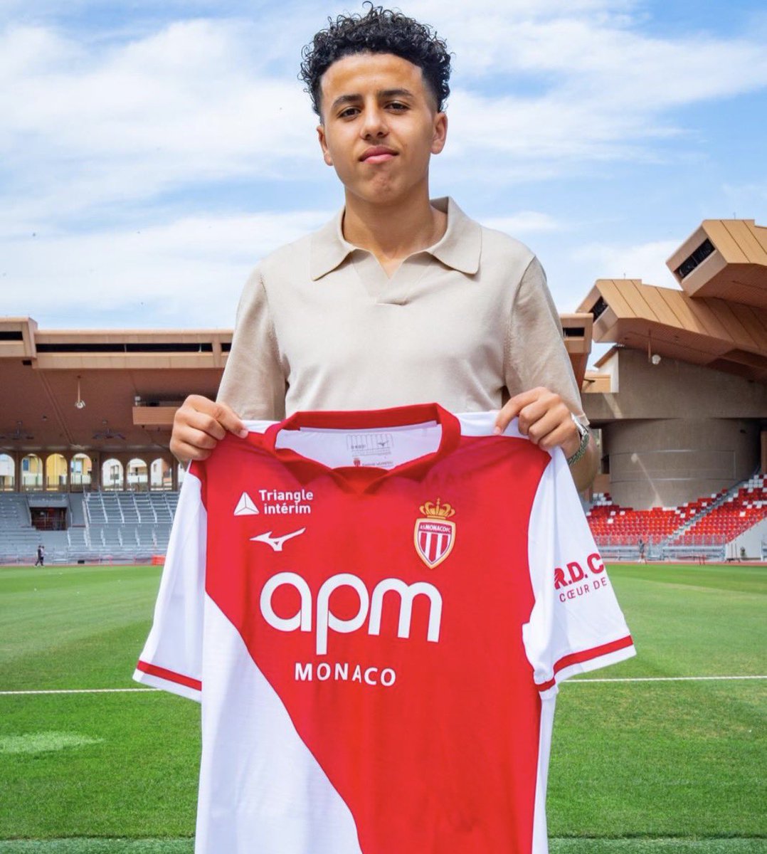 _BeFootball's tweet photo. 🚨 Formé au PSG qu’il a quitté cet été pour Monaco, AYMEN ASSAB 🇫🇷 (𝟮𝟬𝟬𝟴) A CHOQUÉ DU MONDE face au Sporting hier en amical. 💎😱

Sa compil est devenue virale sur X, et de nombreux Parisiens regrettent déjà son départ 🥲

▫️ « On avait prévenu… le meilleur jeune qu’on ait sorti du centre depuis un bon moment. »

▫️ « C’est complètement dingue que le club ne lui ai proposé qu’un simple contrat stagiaire. »

▫️ « C'est ce super joueur que le PSG a laissé filer de son centre de formation. Aymen Assab, maintenant à Monaco. On te surveille déjà, petit. »

▫️ « Difficile d’imaginer que le PSG n’a pas tout fait pour le conserver. »

▫️ « Lui vraiment faut que la fédé 🇲🇦 fasse le travail vite avant que Zidane pense à lui s’il explose. »