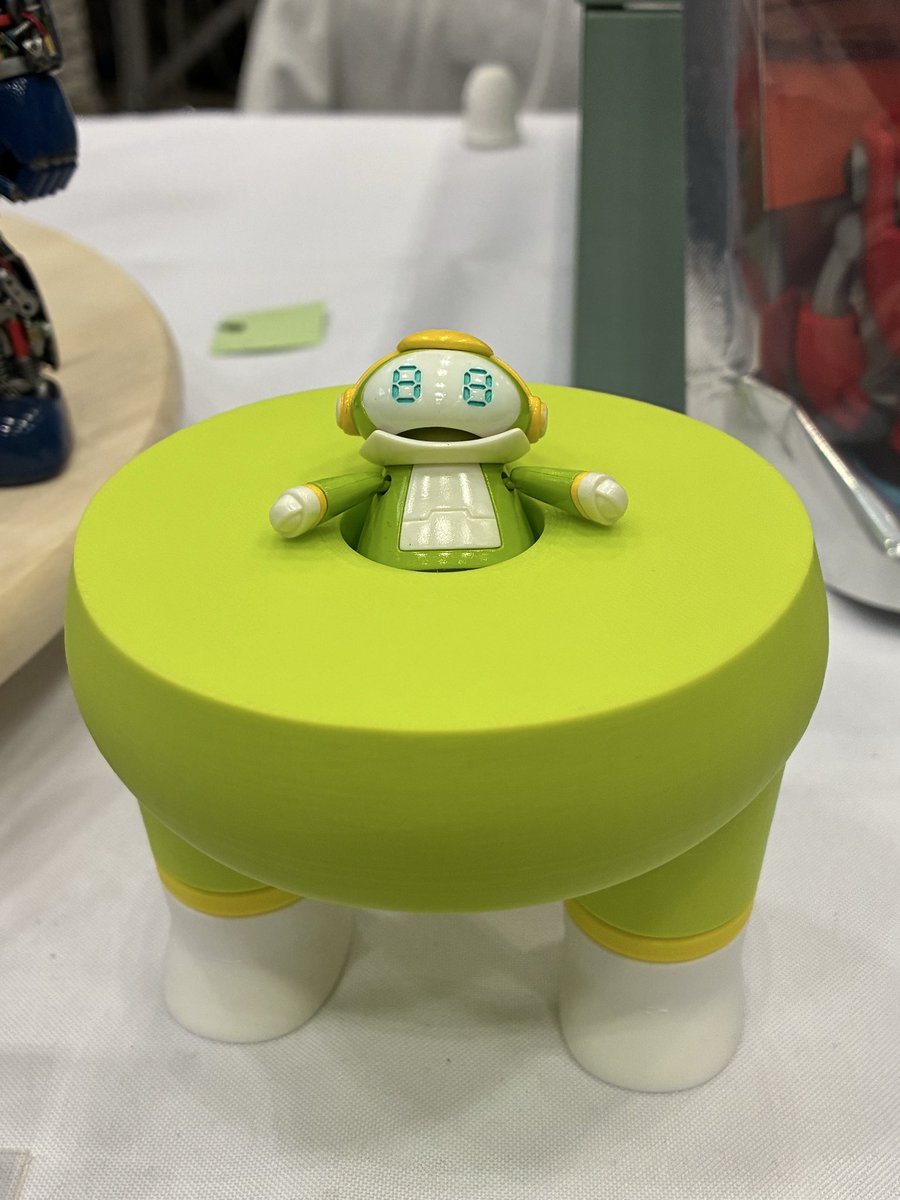 fukumaru0518's tweet photo. WFから無事に帰宅、足が棒のようです😓

メイトさんの抽選販売は残念ながら落選でしたが、小林さんから残念賞 いただいてしまいました、恐縮です😅
逆にレア品説もあるとかないとか⋯

戦利品は追々で。

#メカトロメイト
#WF2026ｓ https://t.co/NJqyF1lDeM