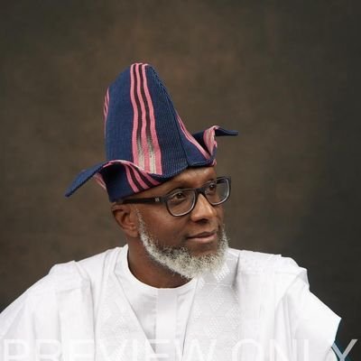 HeIsJayjam's tweet photo. Laolu Akande worked for Professor Yemi Osinbajo for 8 years as a Special Adviser enjoying the perks and paraphernalia of a government brought to power by a man with "sufficient baggage" 

He didn't have the moral integrity to resign from working with a man solely nominated to be VP by that same man he said has "sufficient baggage" 

What does this make him?