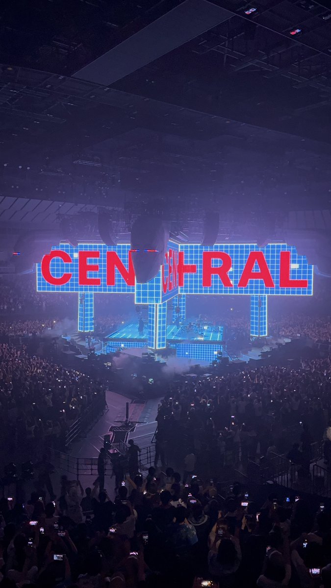 _mt2000's tweet photo. 先週はKing Gnuのライブ行ったよマジで良かった https://t.co/fqAbVYdmMu