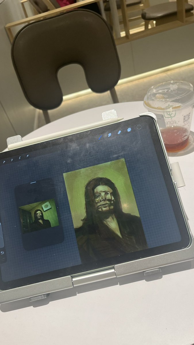 micorgiba's tweet photo. this is literally how i feel saat lagi gambar pake ipad di fore https://t.co/sg6XvCRTNk