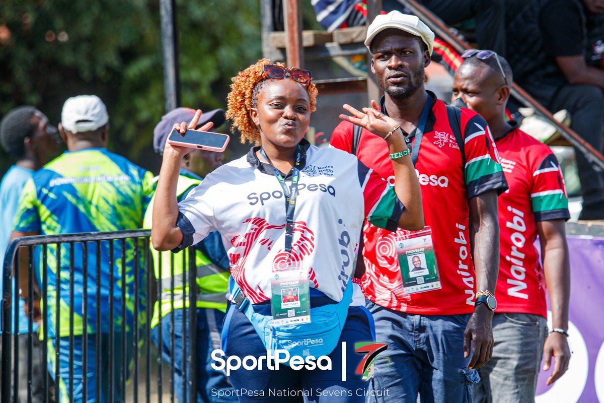 SportPesa's tweet photo. 🚨#Prinsiloo7s Fan Cam!📸

#MakeItCount #TurnItUp #SportPesa7s https://t.co/54zYzi0auZ