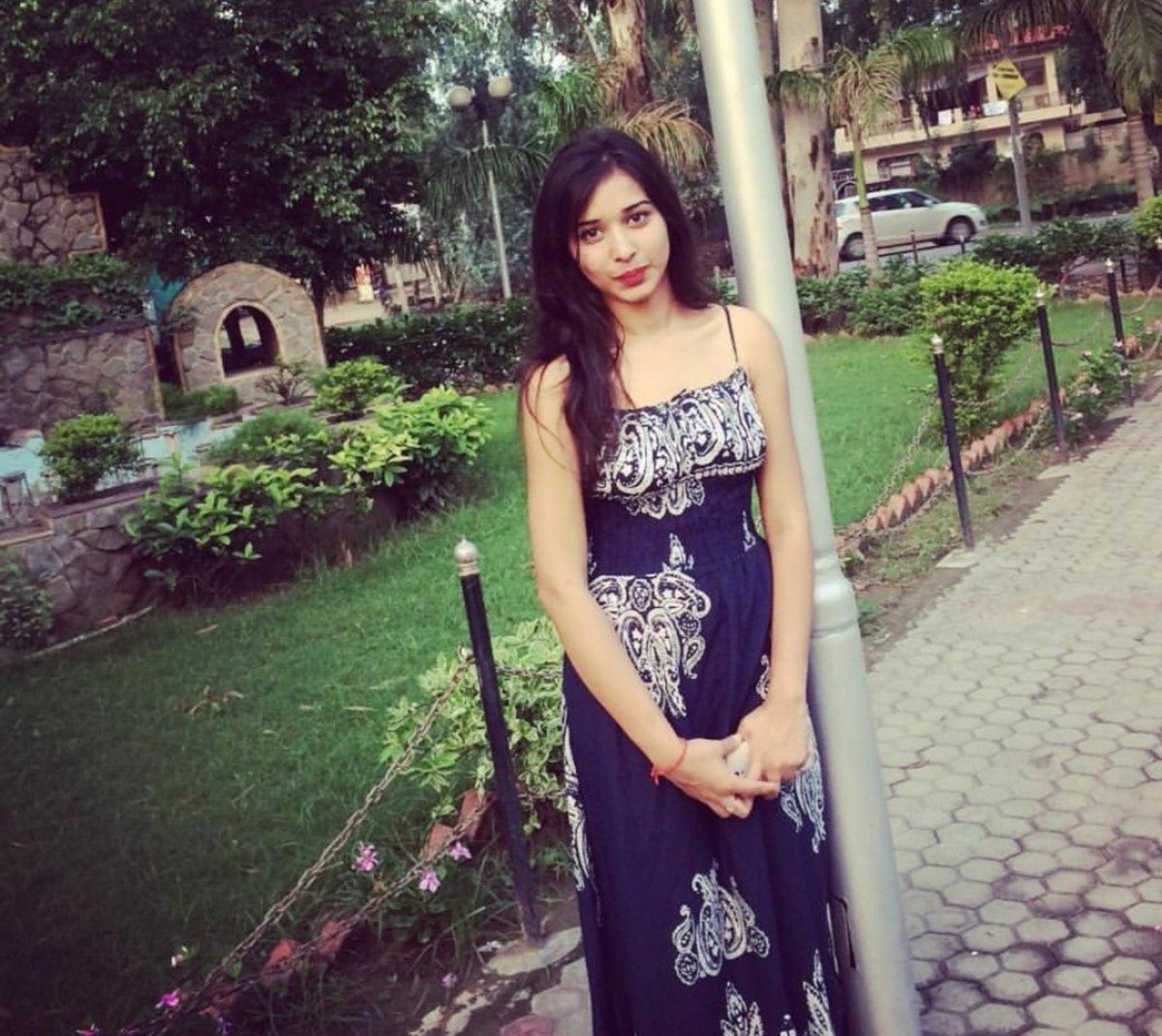 KaleshiLady's tweet photo. Tanya in her sweet 16 😭🥀
#TanyaMittal #TanyakaParivaar https://t.co/GopfkkVRdm