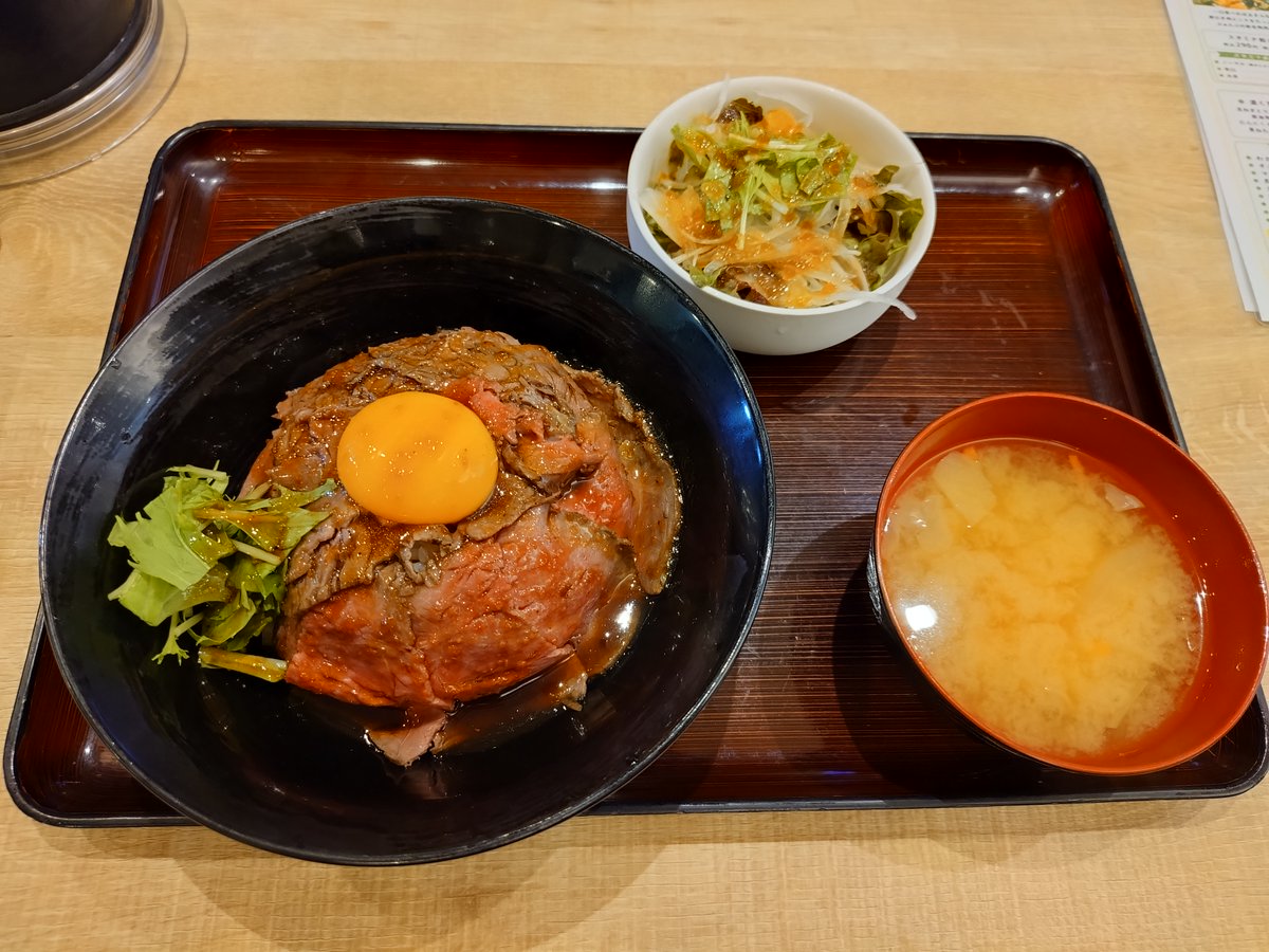 tainakacity's tweet photo. 晩ごはんは今月2度目のCasual Dining FUNP。国産牛 炙り贅沢肉めし✨前回は玉ねぎだれ、今回はニンニクと生姜が効いた濃く旨だれ。次回は柚子胡椒だれを試してみようかな。おいしかったー！ https://t.co/YprnzMofWm