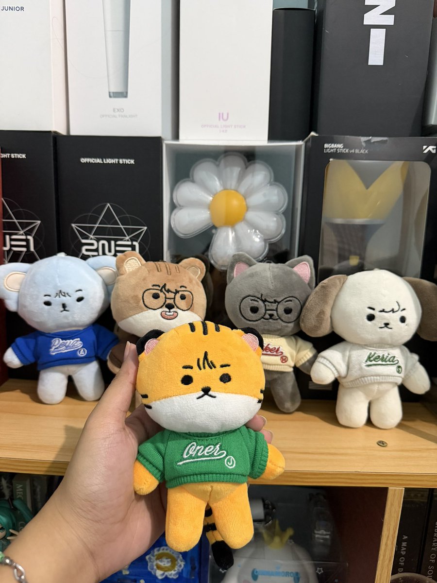 KpopXLoLShop's tweet photo. Payo * Prices all in + shipping fee
MOP: Bpi, Gcash,Chinabank
MOD: Lalamove, LBC, Grab, J&amp;T and Post office #T1 https://t.co/MxRXfiLhUl