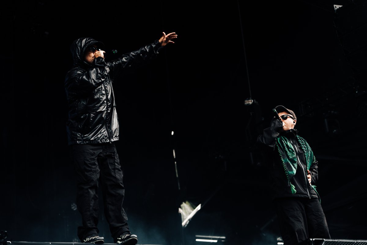 fujirock_jp's tweet photo. 📸 KNEECAP
JULY 26 SUN - GREEN STAGE

@KNEECAPCEOL #KNEECAP
#フジロック #fujirock
Photo: Taio Konishi https://t.co/qma4GImddf