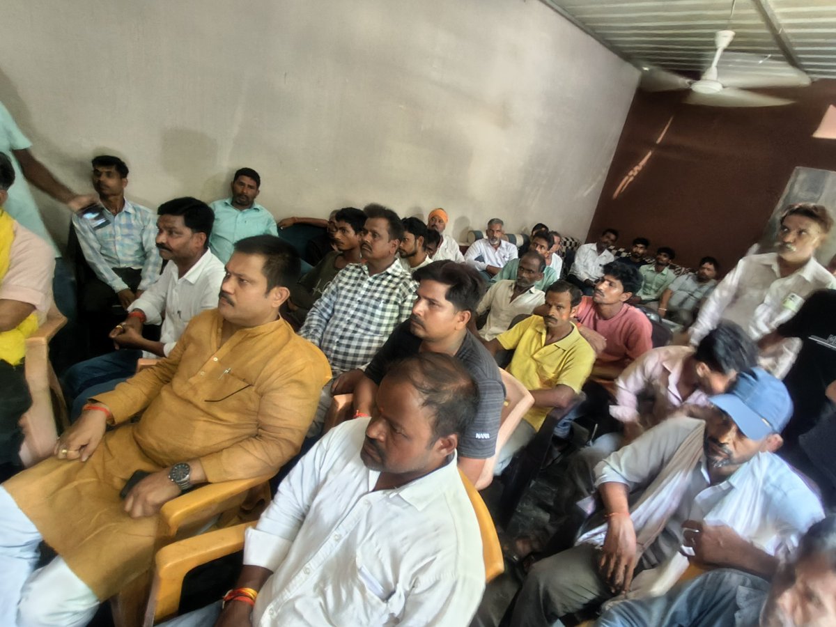SudhakarshuklaB's tweet photo. आज सेवता विधानसभा के जहांगीराबाद मंडल में बूथ संख्या 265 पर भारत के माननीय प्रधानमंत्री श्री @narendramodi जी के राष्ट्र के साथ 'मन की बात' कार्यक्रम के 136 वे संबोधन को सुना! @BJP4India @BJP4UP @idharampalsingh @mppchaudhary @myogiadityanath https://t.co/yYUX2GfULC
