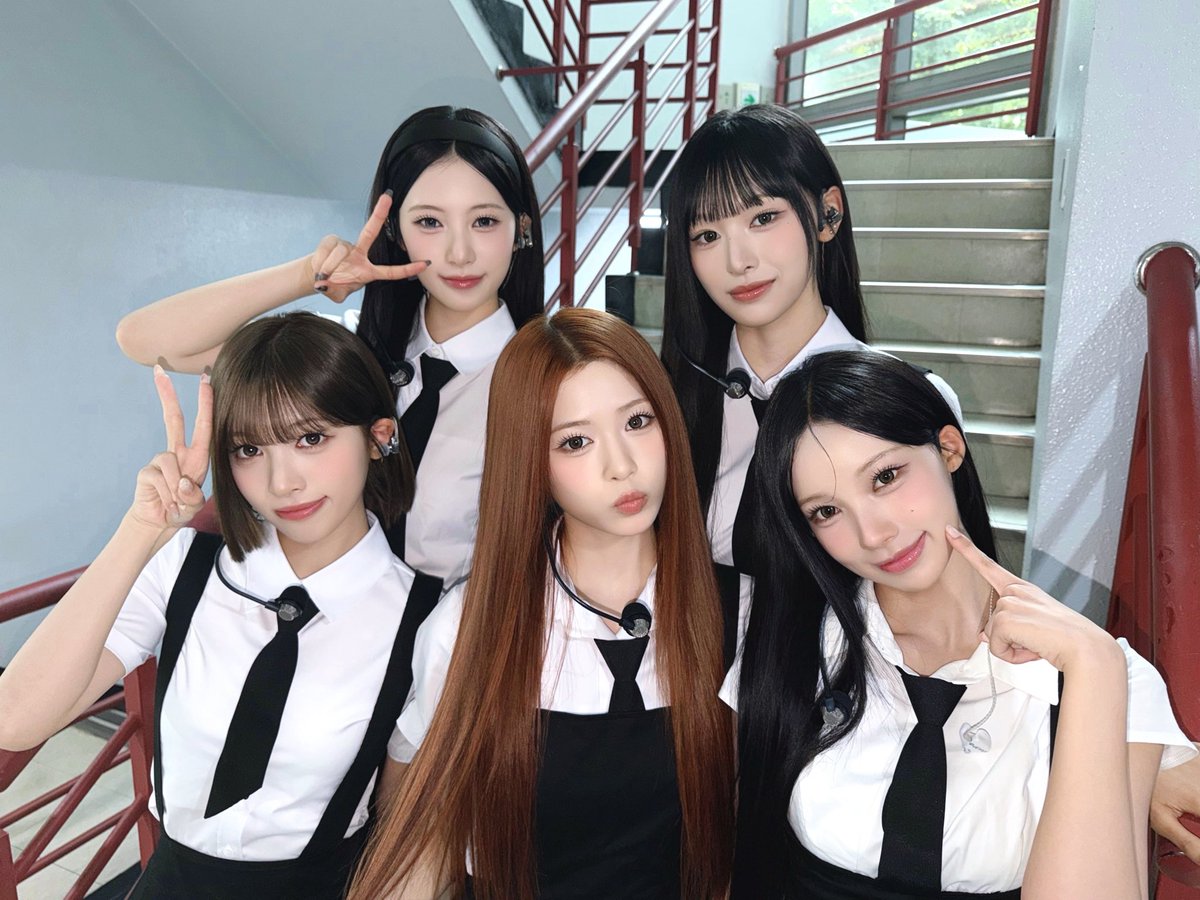 RESCENEofficial's tweet photo. [#RE_MEMBER 📸]

260726
📍#인기가요 

#RESCENE #리센느 #リセンヌ https://t.co/v3srjl2RUR
