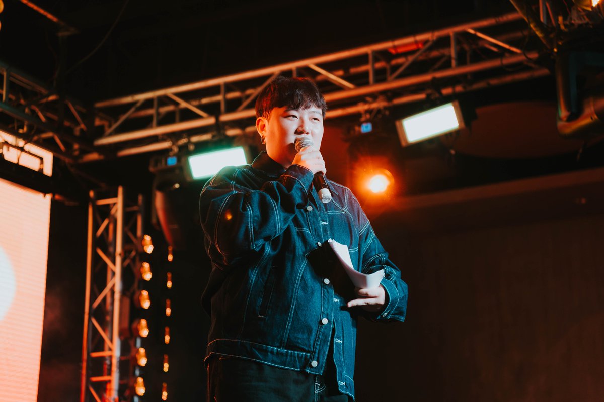 GwaPITOCom's tweet photo. Hindi lang HORI7ON ang nagpasaya sa araw na ’yon… 😆

🧡 A huge thank you to @_jinhobae for bringing so much energy, laughter, and heart as our host.

Hindi magiging ganito kasaya ang araw na ’yon kung wala ka. From your effortless chemistry with @HORI7ONofficial to every laugh and playful exchange on stage, you made an already special celebration even more memorable.

We can’t thank you enough for celebrating this special day with us. Thank you for making it one we’ll always look back on with a smile. Here’s to more laughter, more unforgettable moments, and hopefully crossing paths again someday. 🌊

#HORIIIWave #HORI7ON #호라이즌