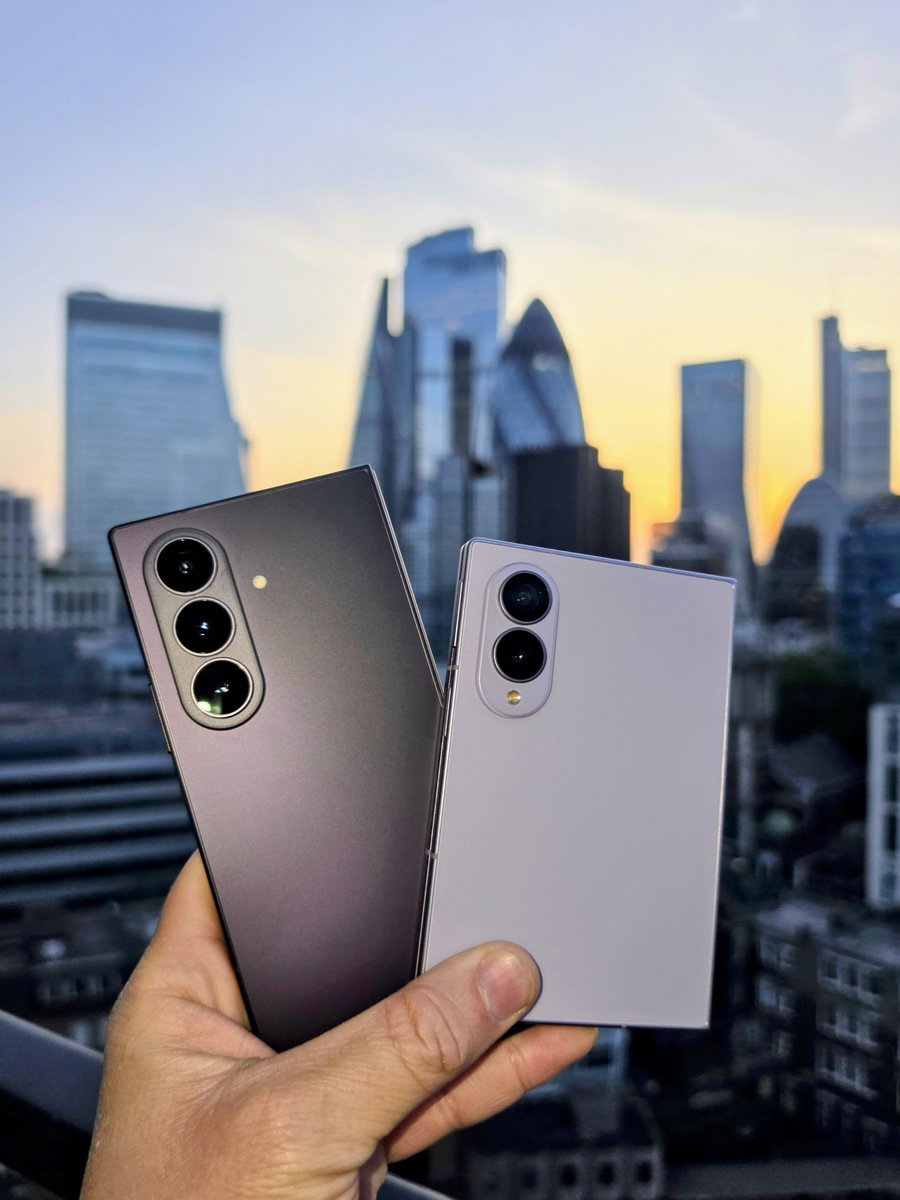 TechMtk's tweet photo. Samsung Zfold 8 vs Ultra the dumbest question or competition? https://t.co/cR3pGSWQ2V
