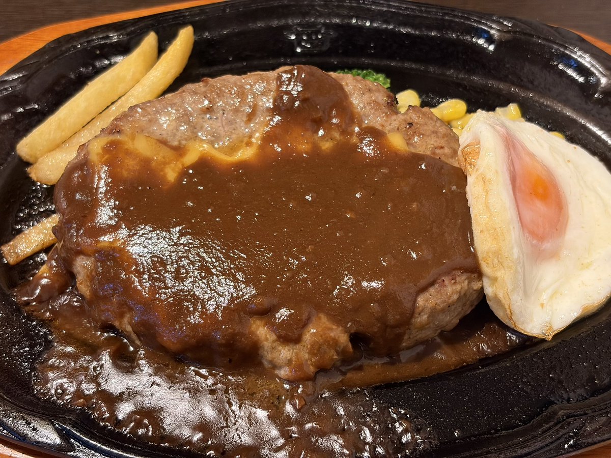 wanwanco15's tweet photo. 晩御飯は360gのハンバーグ🐮 https://t.co/sFiHsM4gLa